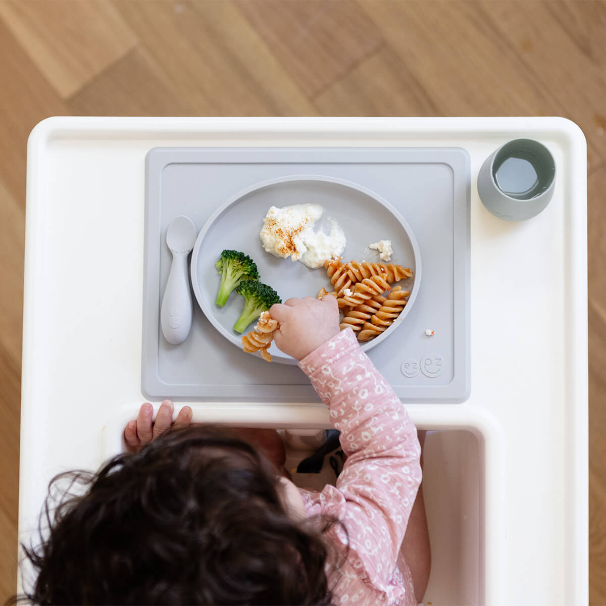 ezpz Tiny Collection Tiny Plate Teller Silikon Saugfuss einzeln