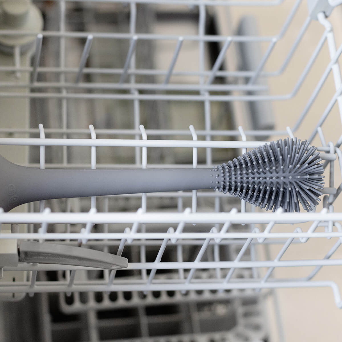 ezpz Cleaning Bottle Brush Flaschenbürste Grau Silikon