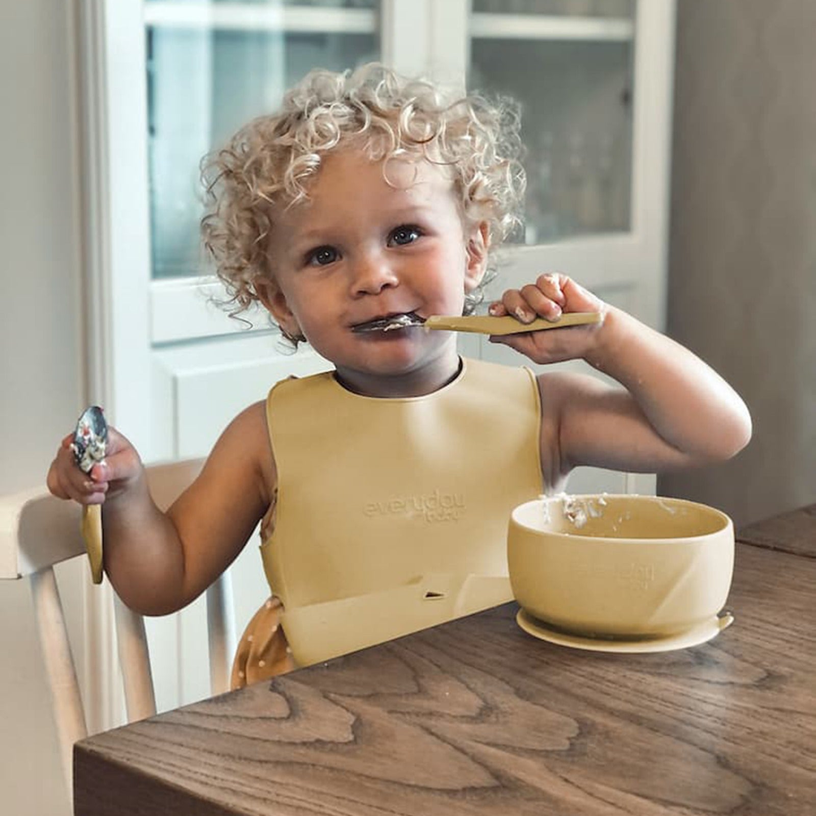 Everyday Baby Tableware Silikon-Lätzchen Rosa mit Taillengurt