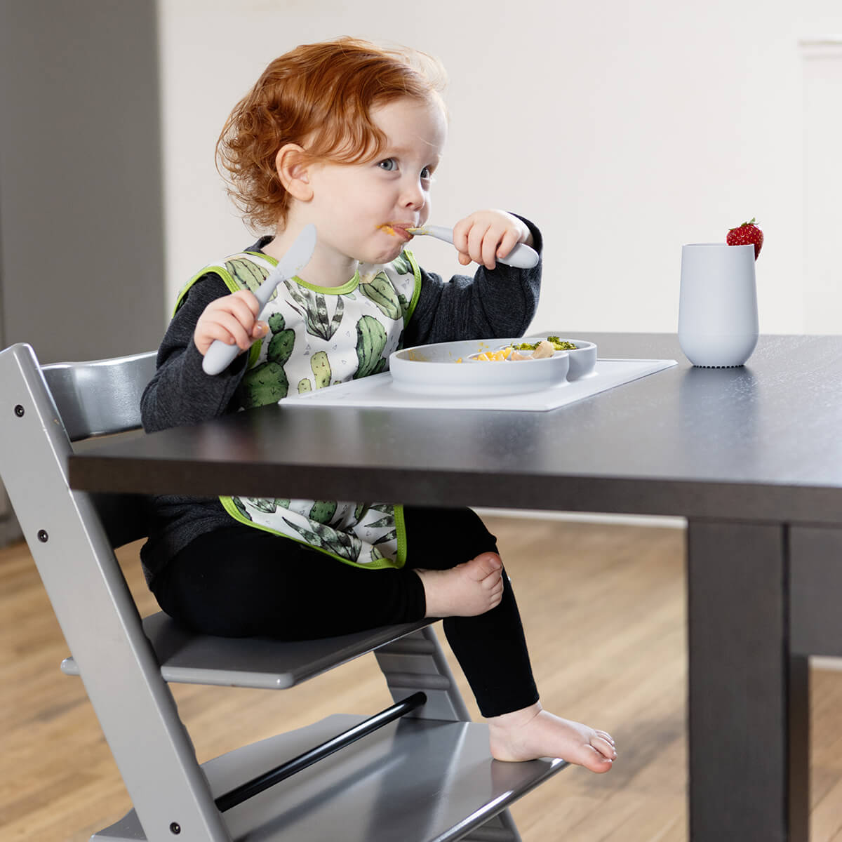 ezpz Happy Utensils Kinderbesteck Sage Griffbereit 24M+